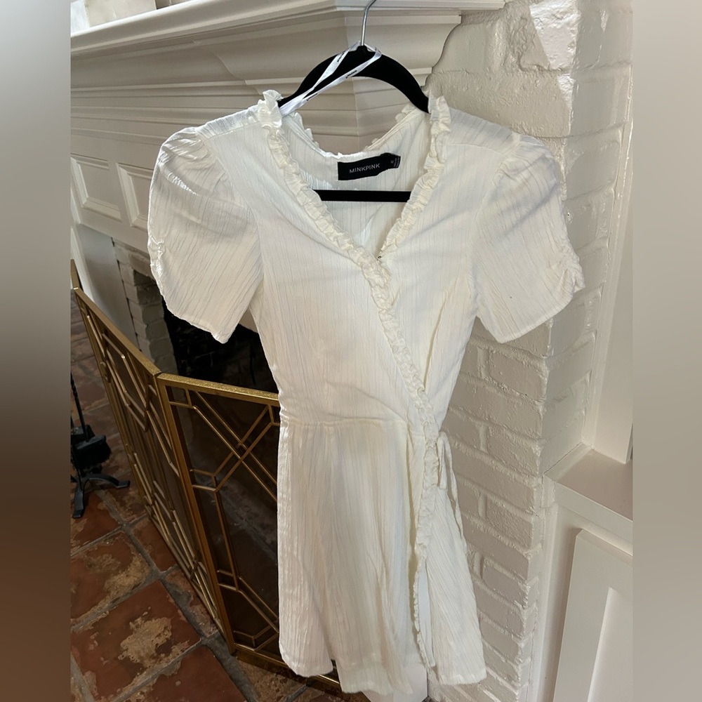 Cute white dress!